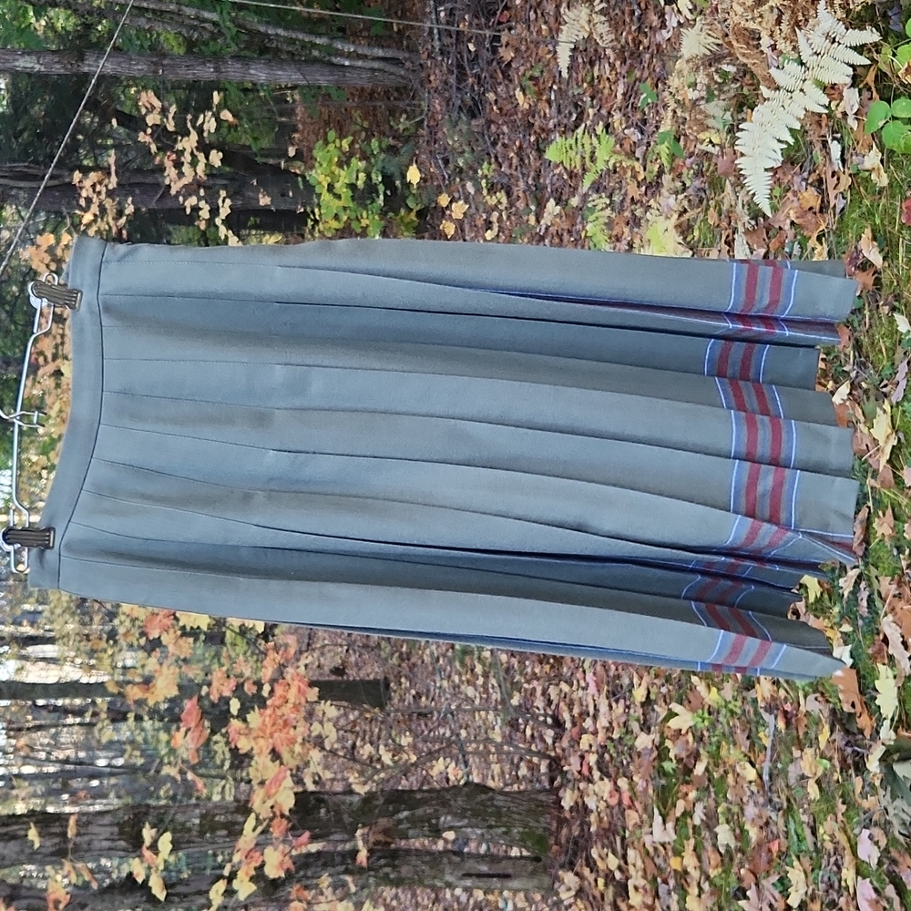 Vintage wool skirt with fine pleating made in Scotland for L.L.Bean size 8